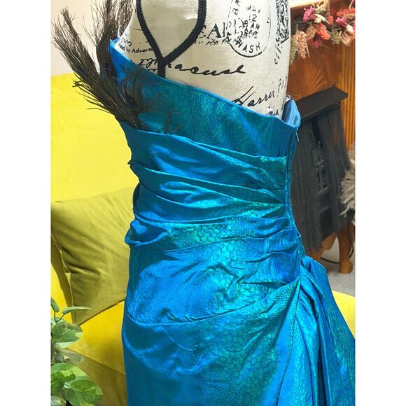 Vtg Victor Costa Teal Mermaid Gown w/ Peacock Feathers – Dramatic Train Size 10 - Picture 6 of 10